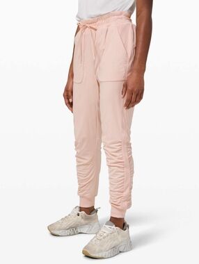 Lululemon Women Beyond The Studio Mid-Rise Jogger Lined Light Pink Size 4